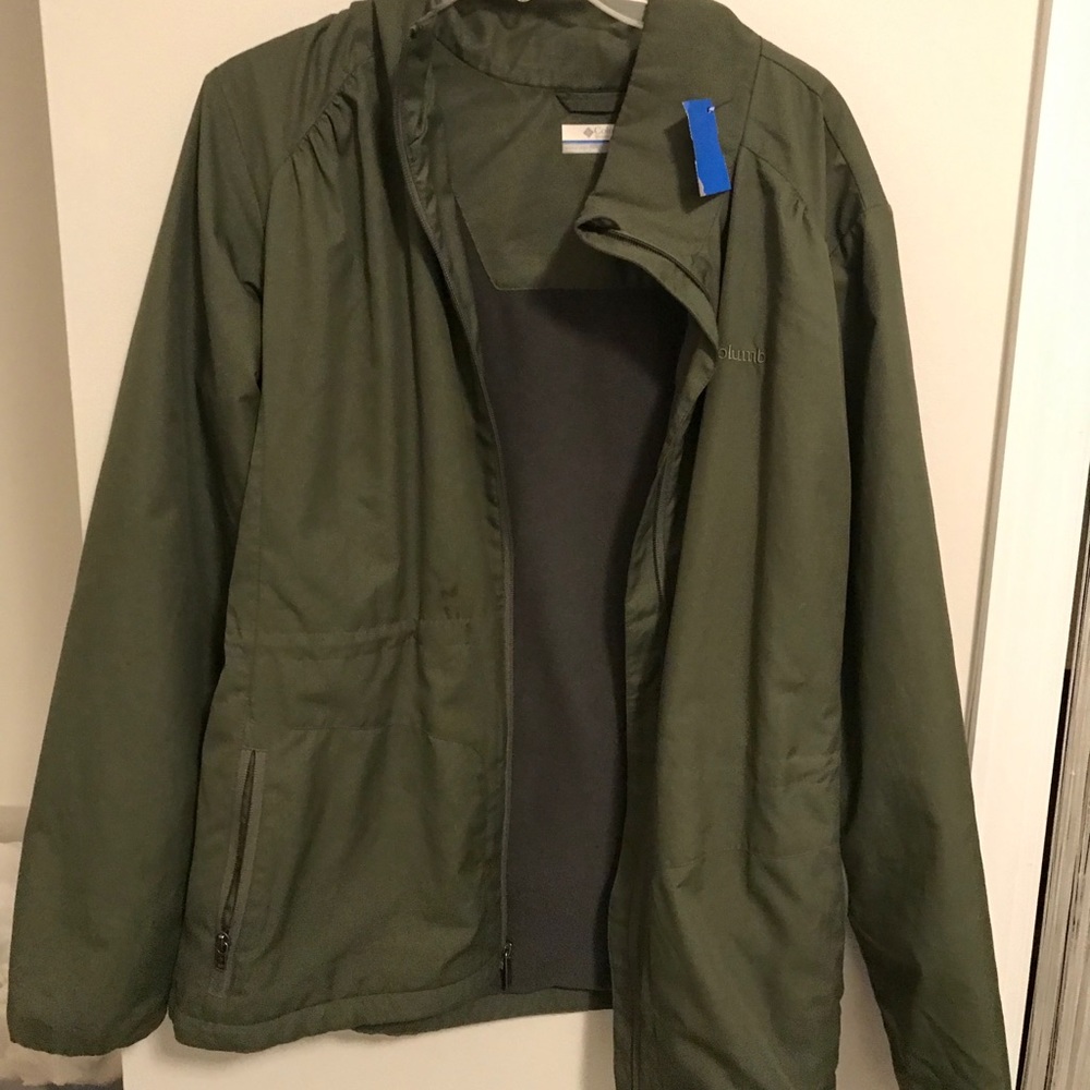 Olive Columbia light rain jacket size XL
